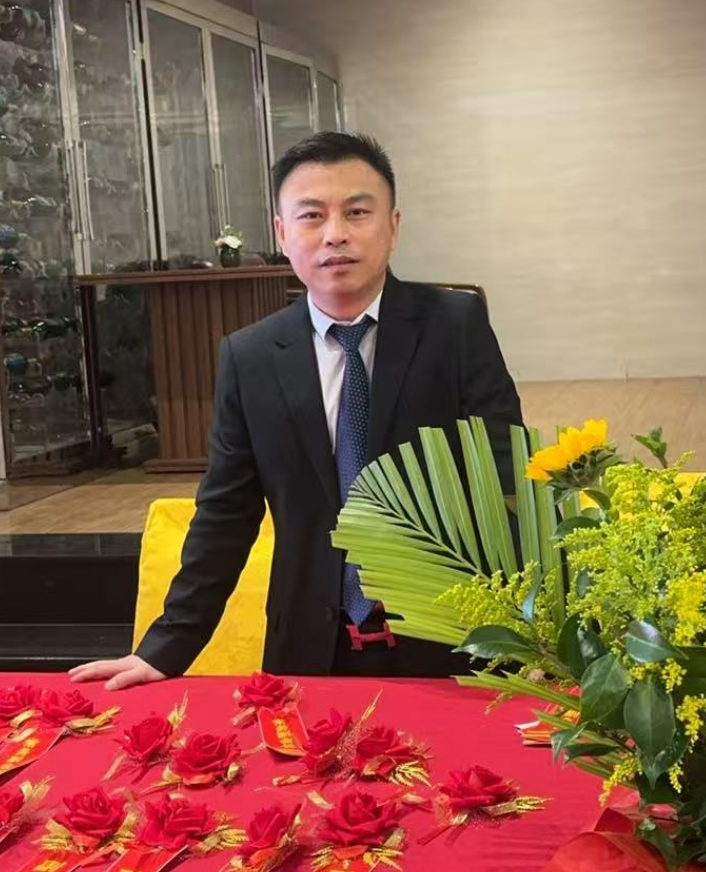 李金东